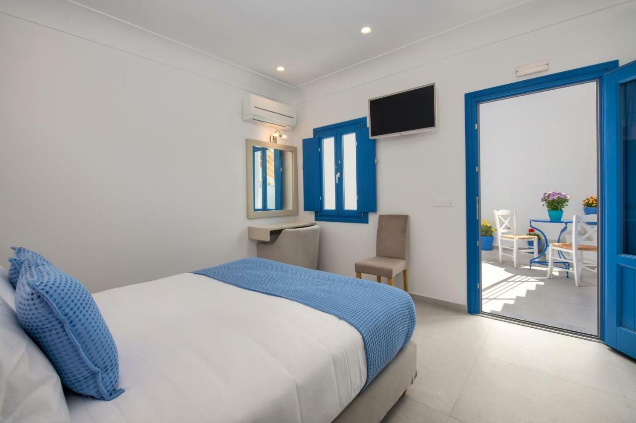 Break Hotel Fira (Santorini)