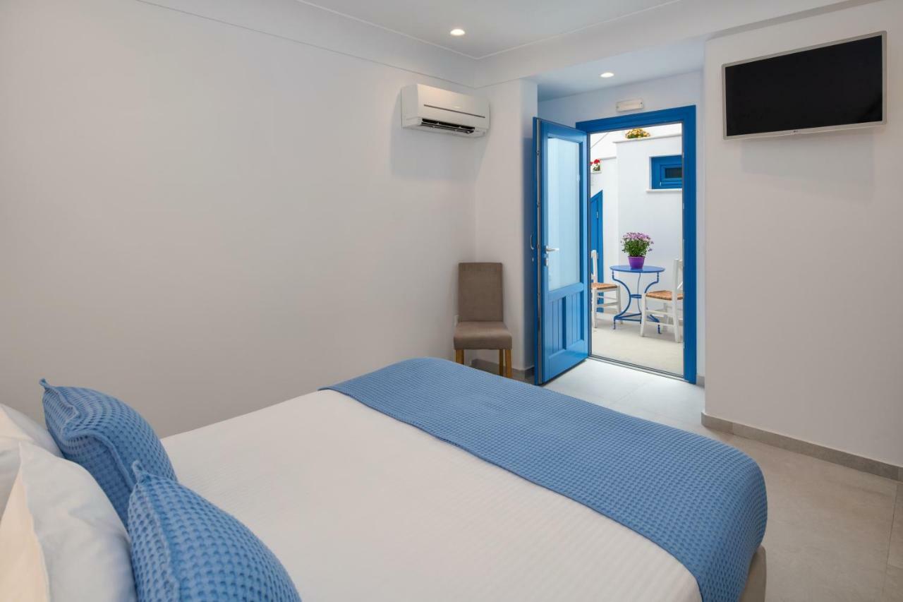 Break Hotel Fira (Santorini)
